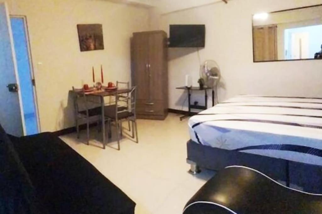 Lovenest Lima Bagian luar foto